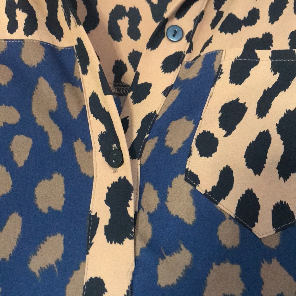 Navy leopard button down - Picture 4 of 4